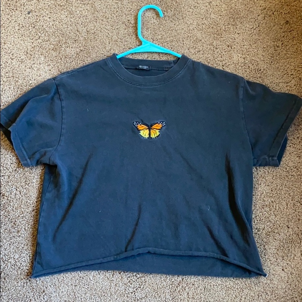 CROPPED BRANDY MELVILLE BUTTERFLY TEE
